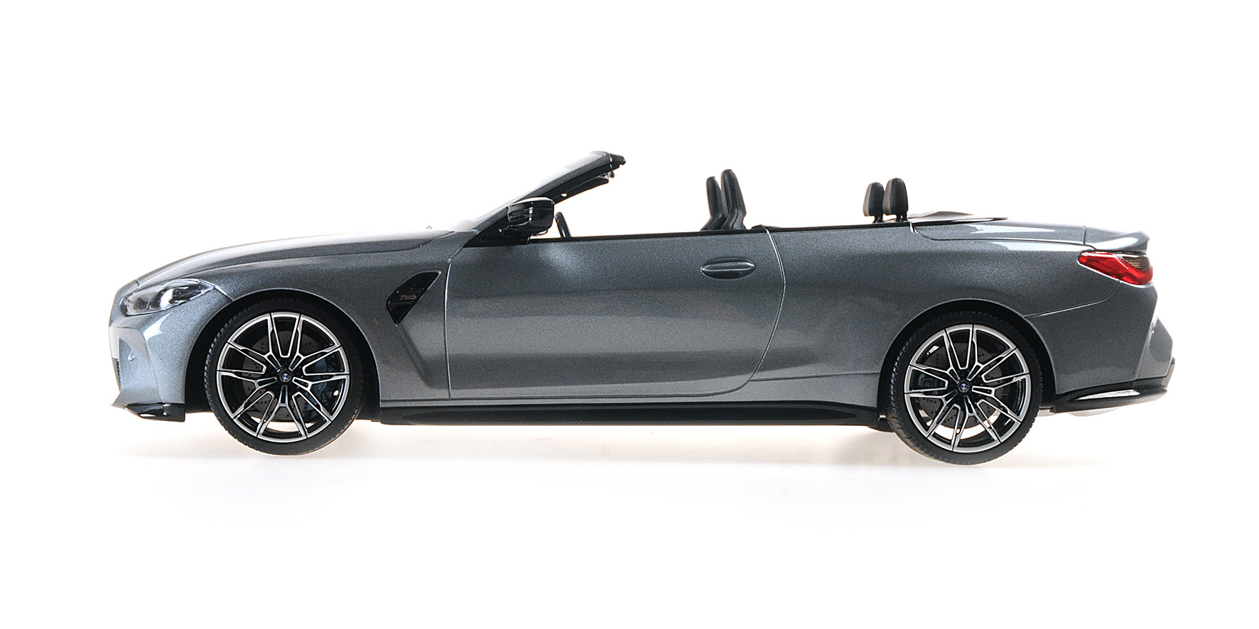 BMW M4 CABRIOLET - 2021 - GREY METALLIC