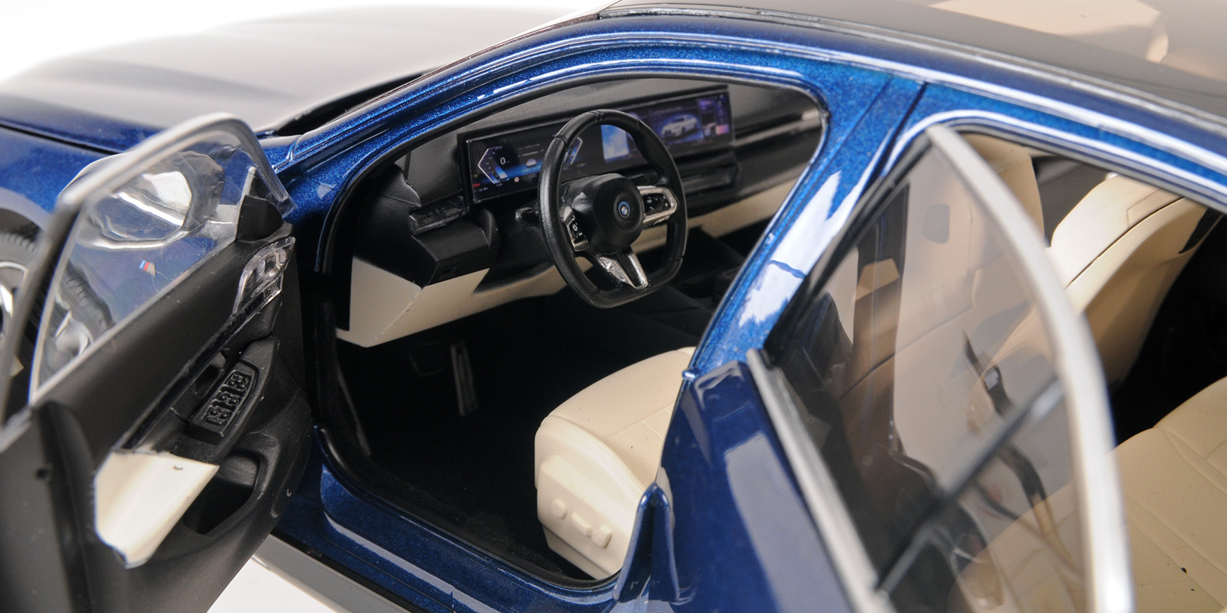 BMW i5 - 2023 - BLUE METALLIC