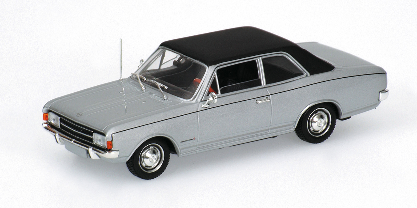 OPEL COMMODORE A - 1966 - SILVER