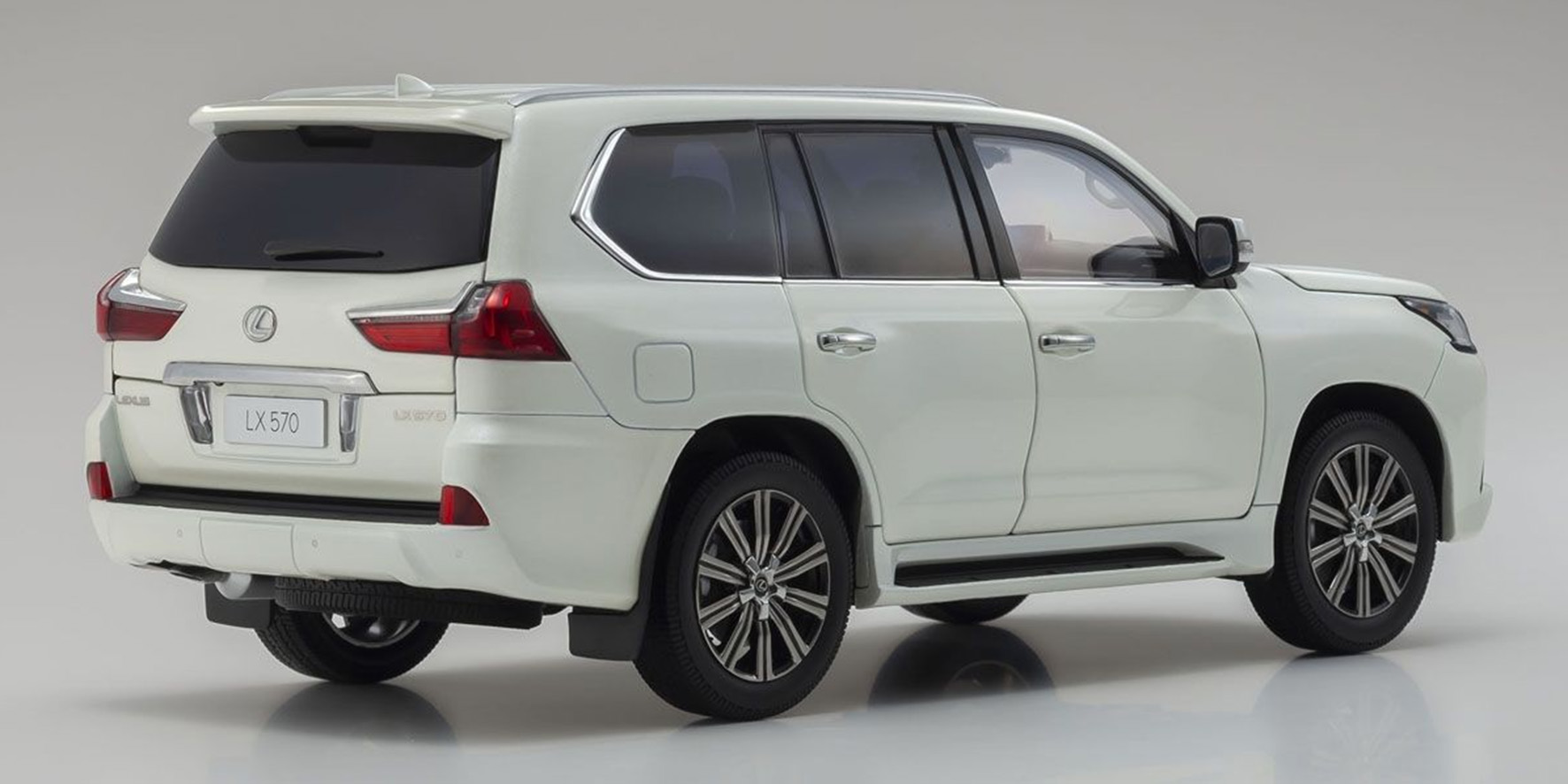 LEXUS LX570 - SONIC QUARTS (08955SQ)