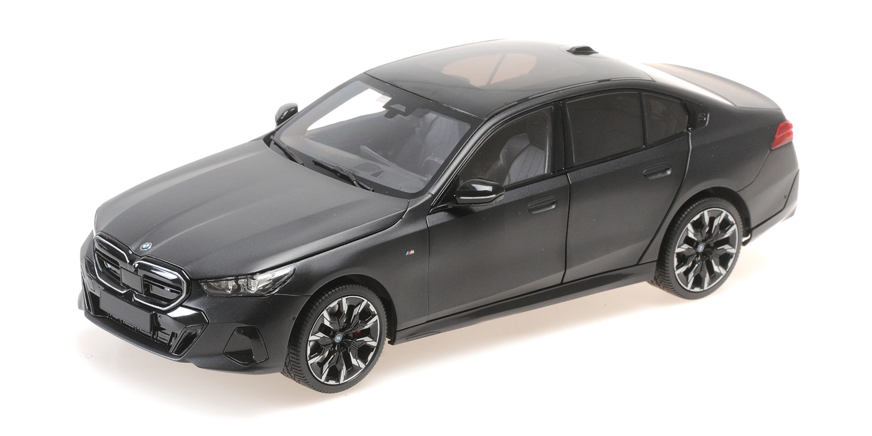 BMW i5 - 2023 - MATT GREY