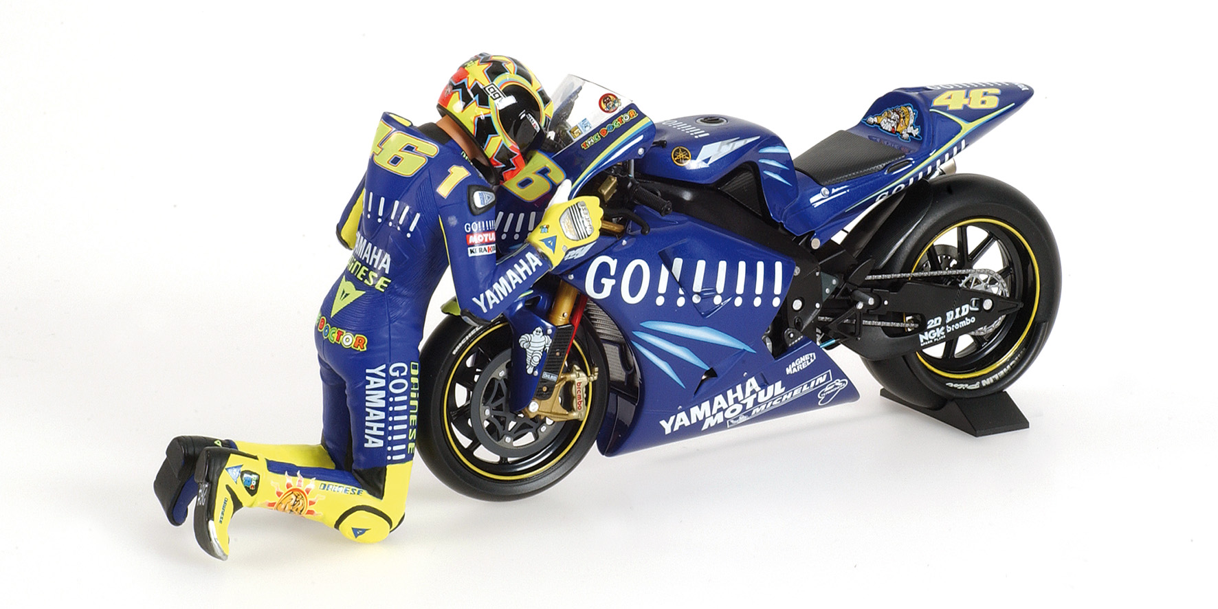 FIGURINE 'THE KISS' - VALENTINO ROSSI - WORLD CHAMPION MOTOGP 2004 SOUTH AFRICA