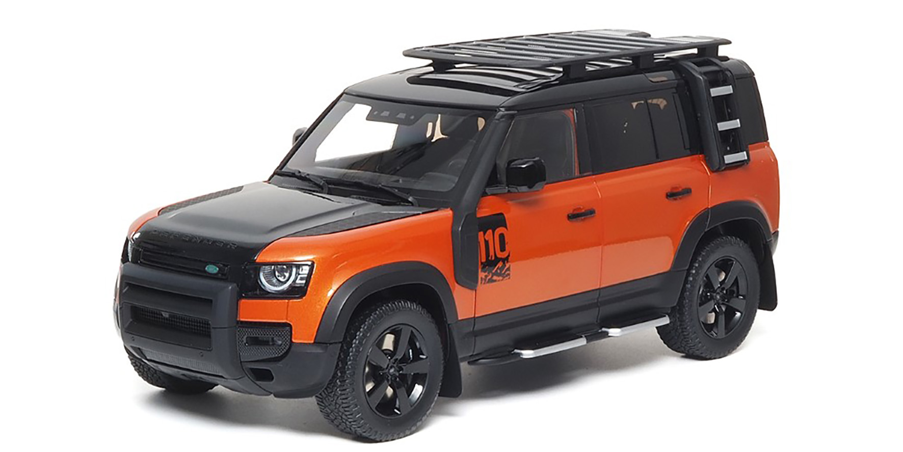 LAND ROVER DEFENDER 110 - 2020 - PHOENIX ORANGE/SANTORINI BLACK