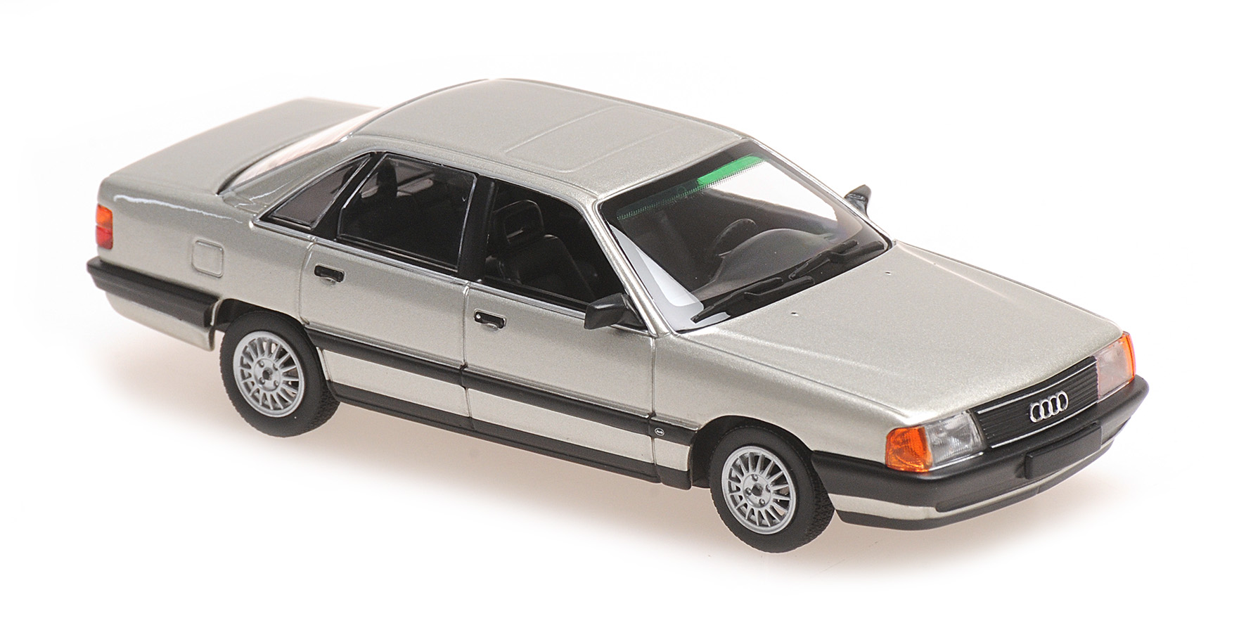 AUDI 100 - 1990 - SILVER METALLIC