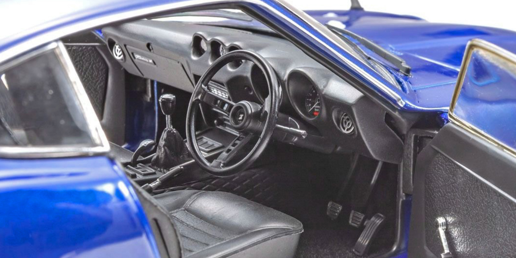 NISSAN FAIRLADY Z-L (S30) - BLUE W/SILVER RIMS (08220WBL)