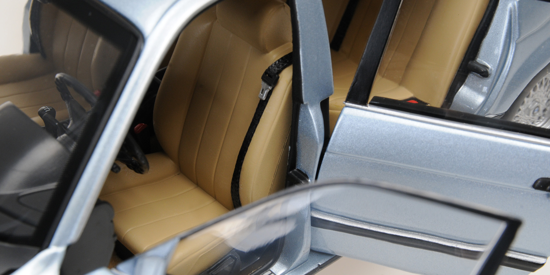 BMW 730I (E32) - 1986 - LIGHT BLUE METALLIC