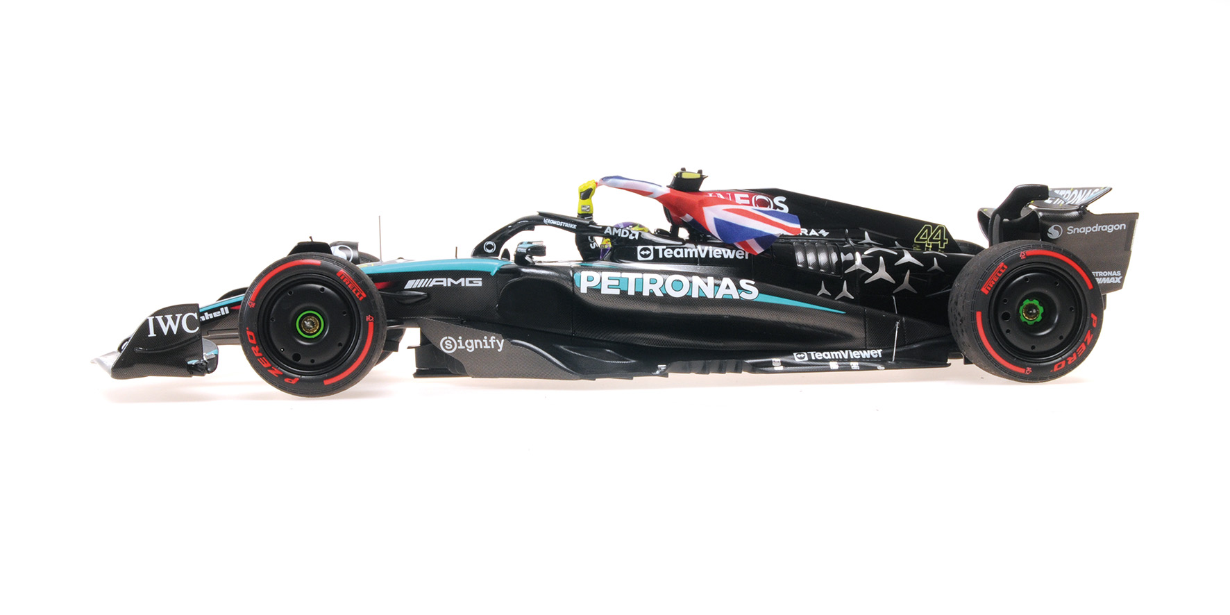MERCEDES-AMG PETRONAS F1 TEAM F1 W15 E PERFORMANCE - L. HAMILTON - WINNER BRITISH GP 2024 W/ FLAG