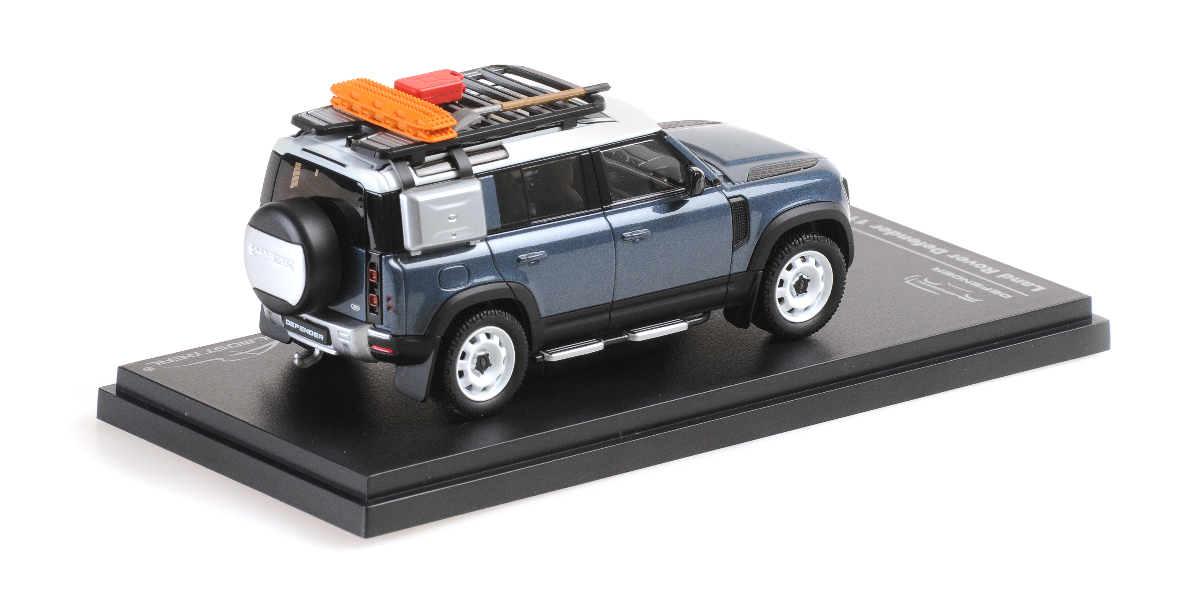 LAND ROVER DEFENDER 110 - 2020 - TASMAN BLUE
