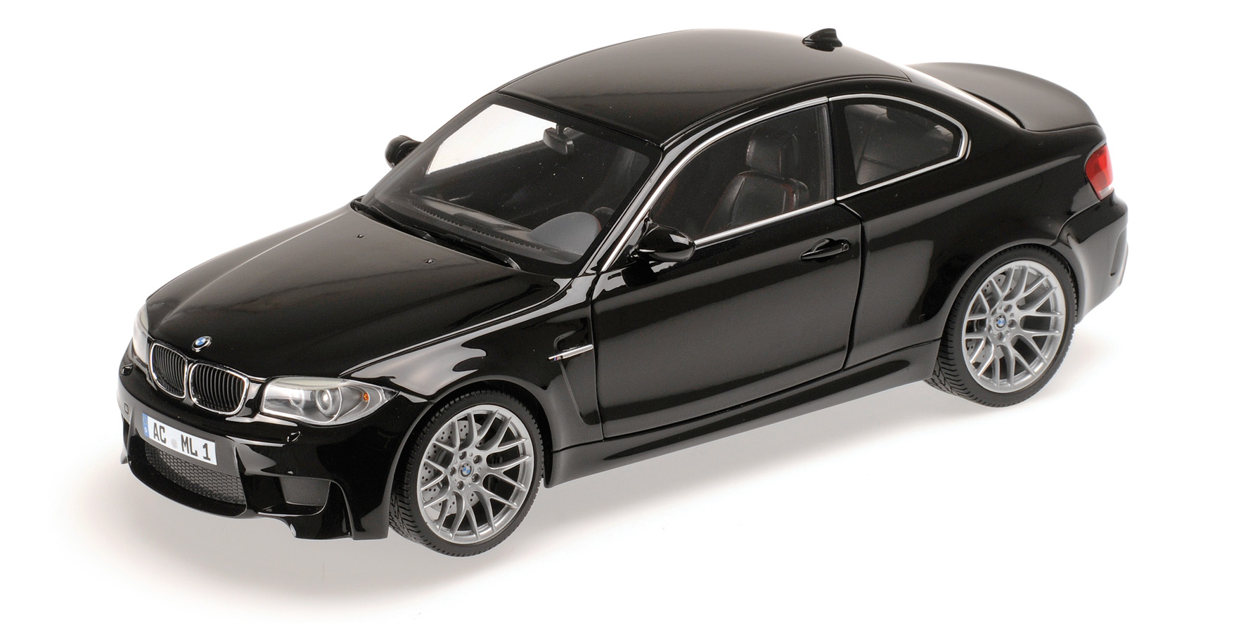 BMW 1er M COUPÉ - 2011 - BLACK METALLIC (BLACK SAPPHIRE METALLIC)