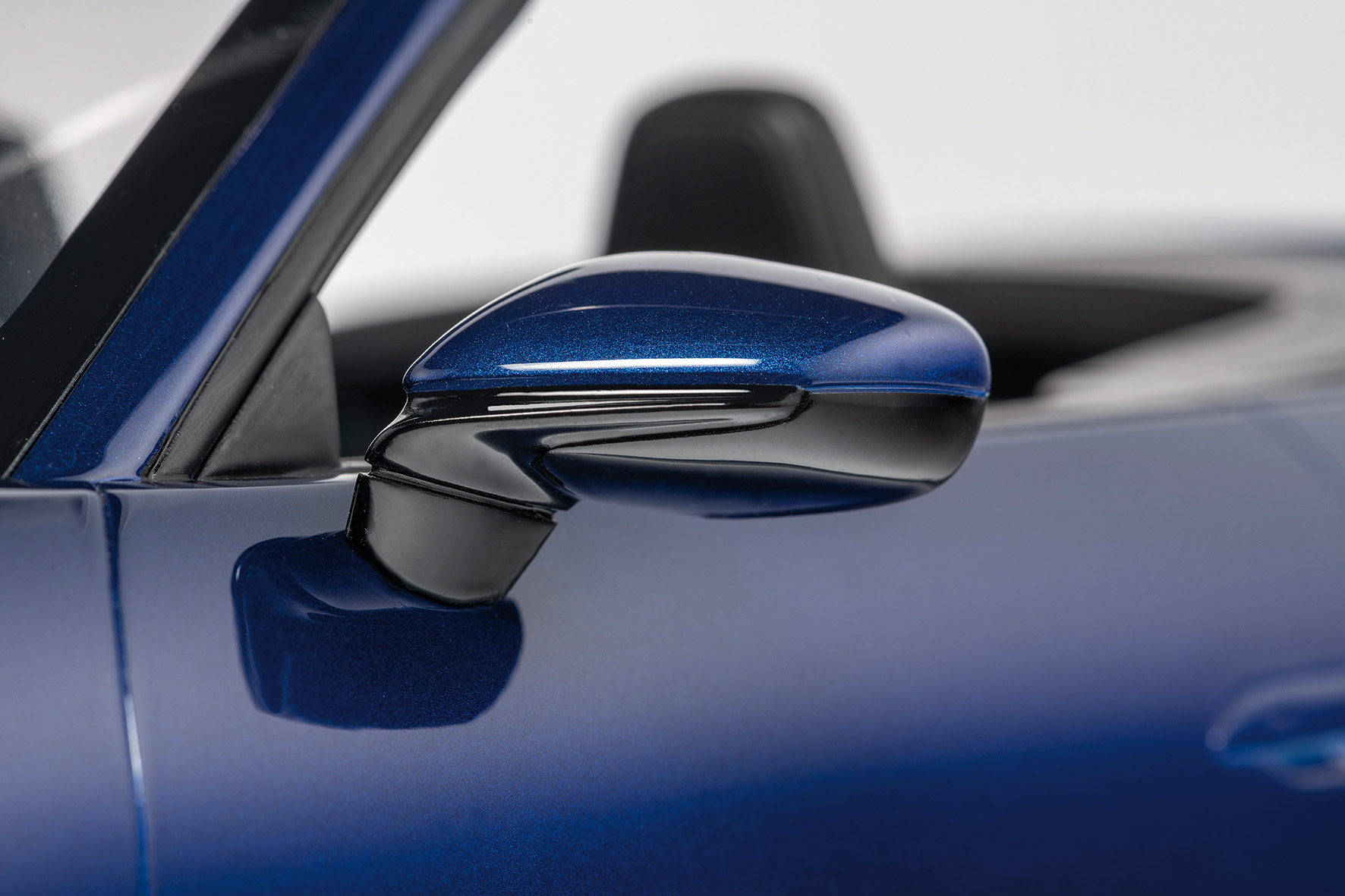 PORSCHE 911 (992) CARRERA 4S CABRIOLET - 2020 - ENZIAN BLUE METALLIC
