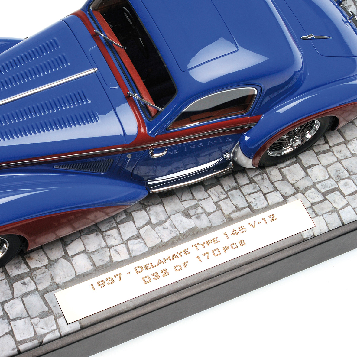 DELAHAYE TYPE 145 V-12 COUPÉ - 1937 - BLUE/RED