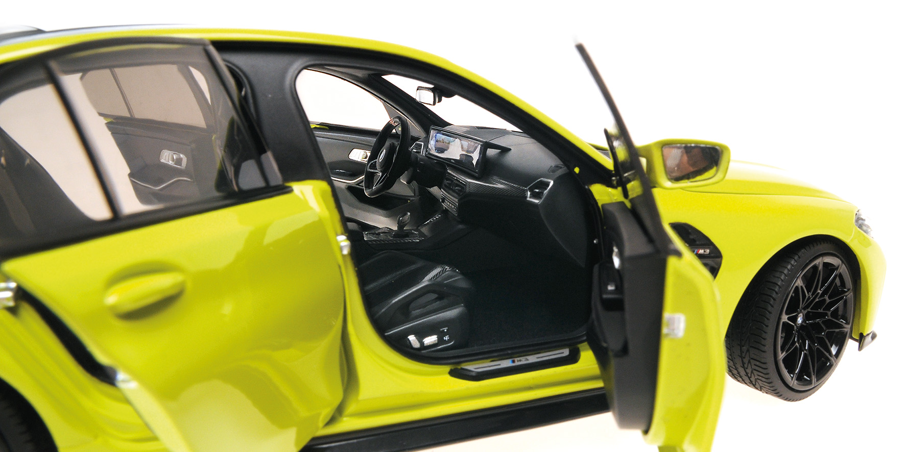 BMW M3 - 2024 - YELLOW
