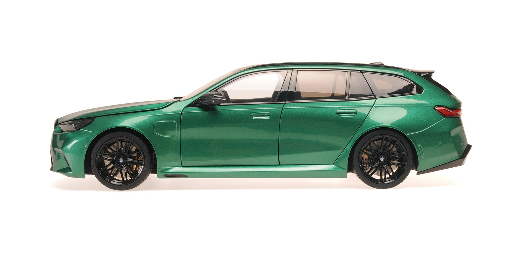 BMW M5 TOURING - 2024 - GREEN METALLIC