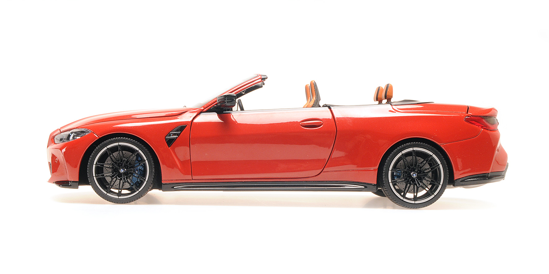 BMW M4 CABRIOLET - 2020 - RED METALLIC