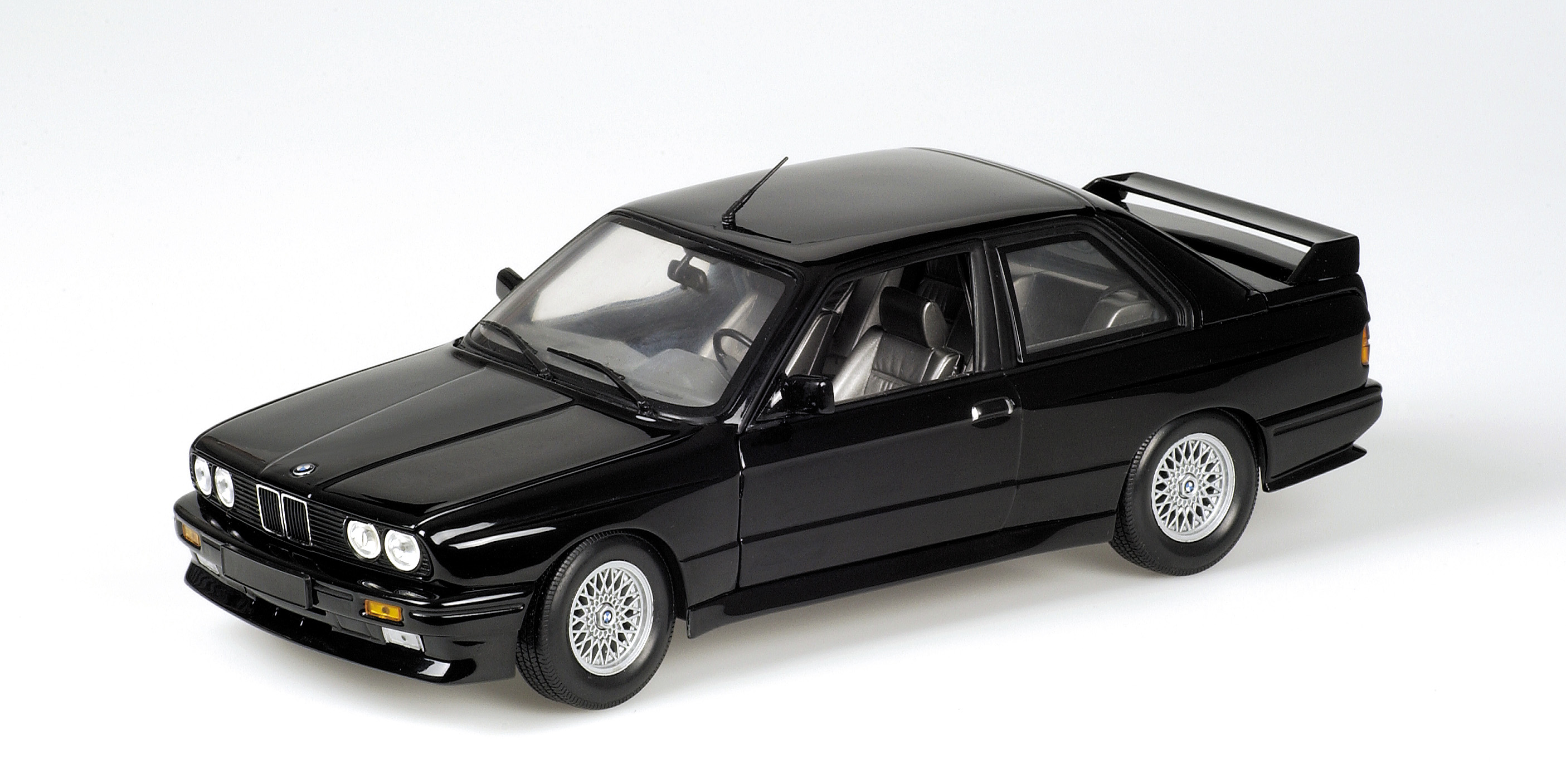 BMW M3 STREET (E30) - 1987 - BLACK