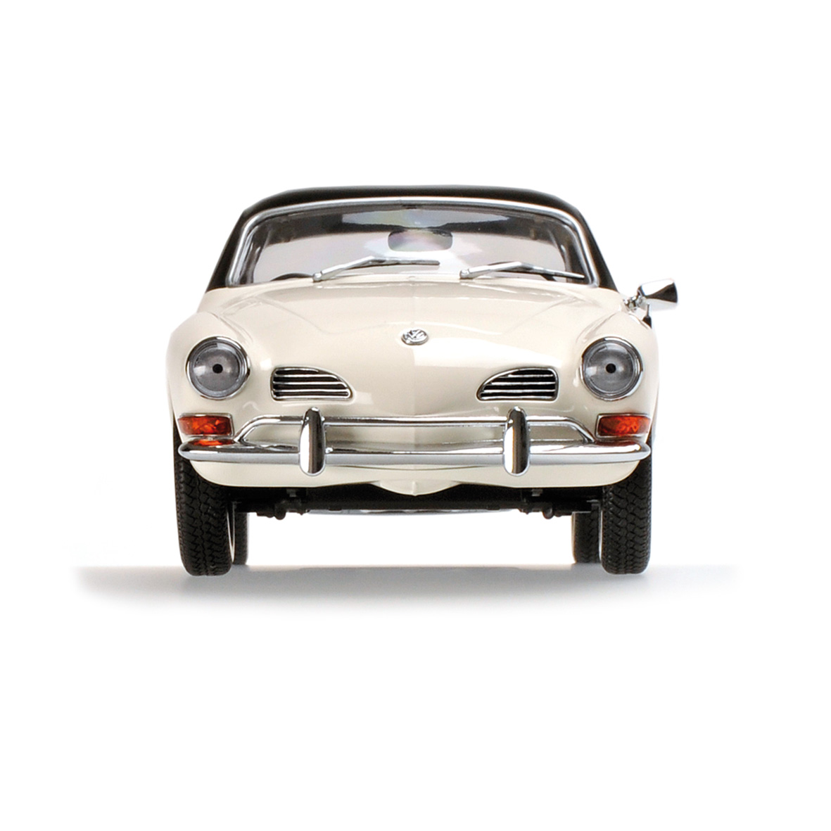 VOLKSWAGEN KARMANN GHIA COUPÉ - 1970 - IVORY/BLACK