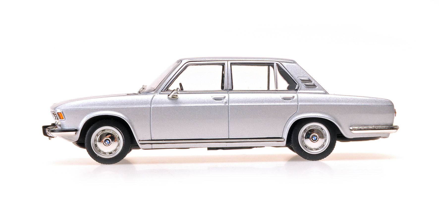 BMW 2500 (E3) - 1968 - SILVER