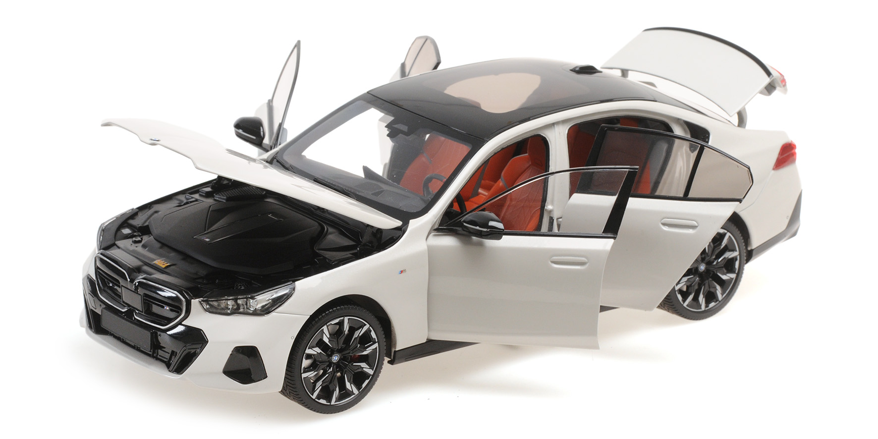 BMW i5 - 2023 - WHITE METALLIC