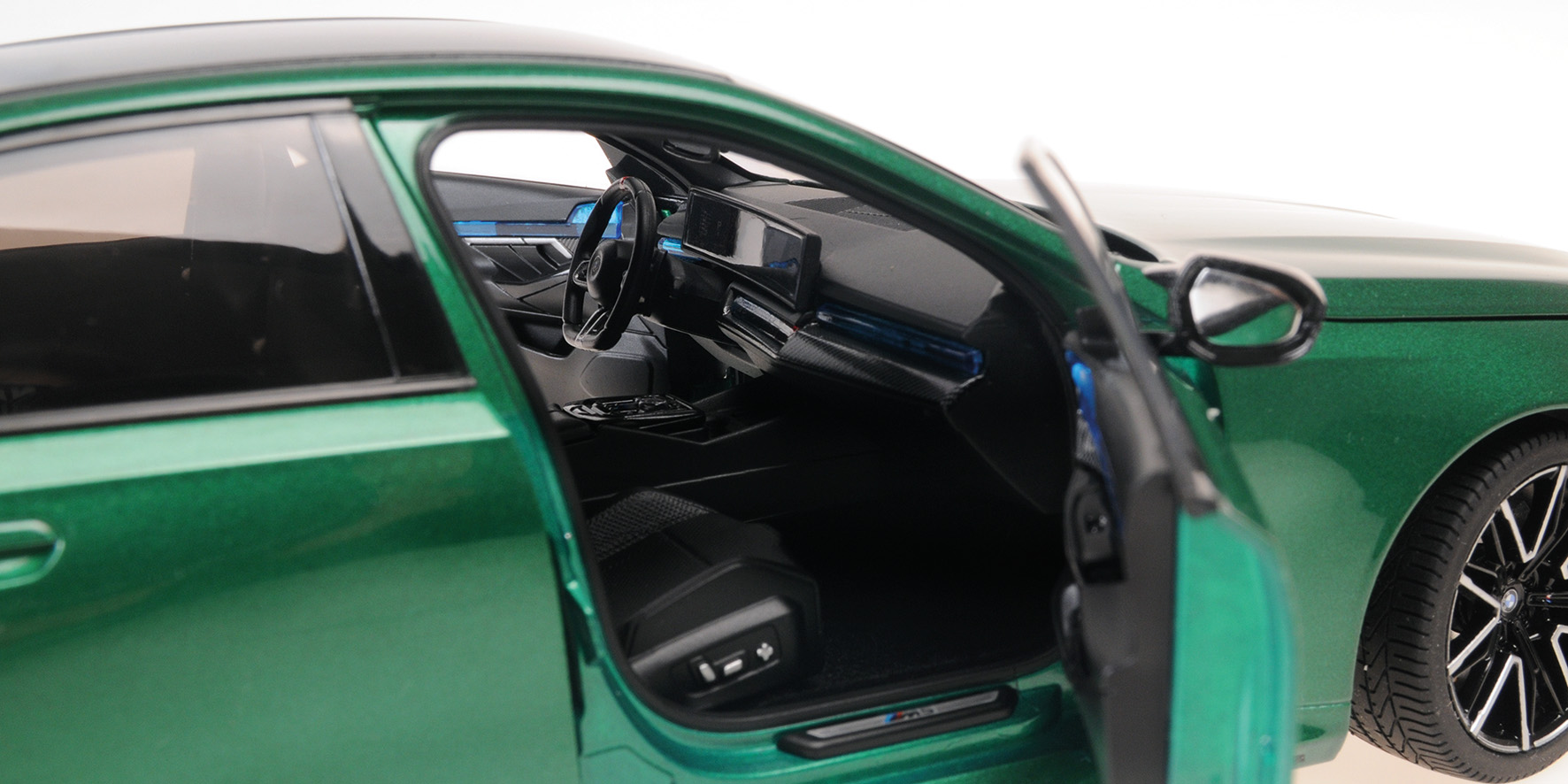 BMW M5 - 2024 - GREEN METALLIC