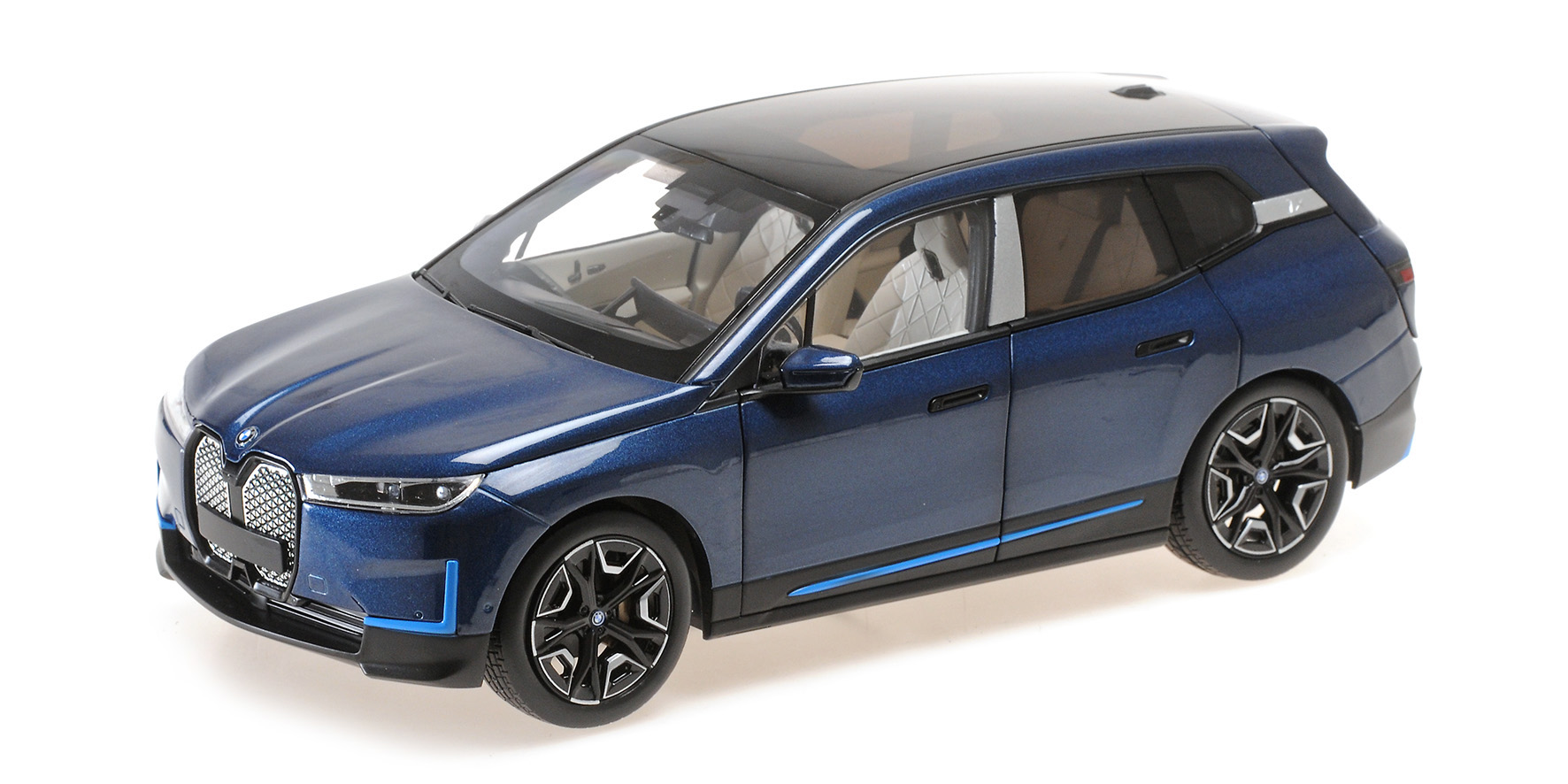BMW iX - 2022 - BLUE METALLIC