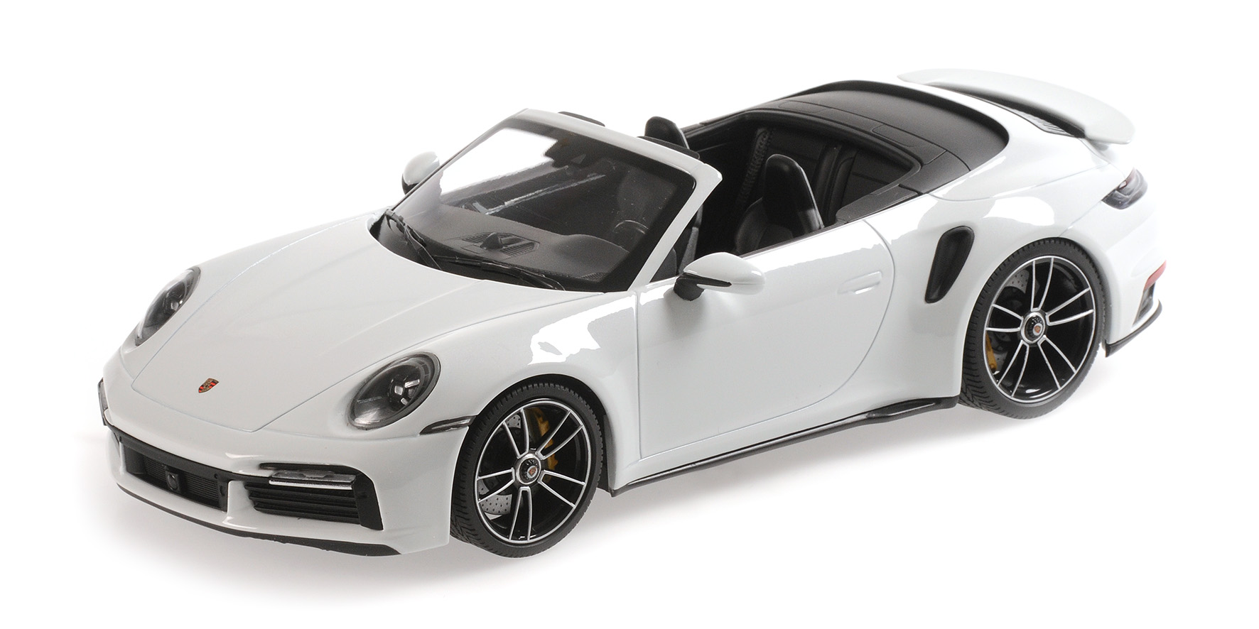 PORSCHE 911 (992)  TURBO S CABRIOLET - 2020 - WHITE METALLIC
