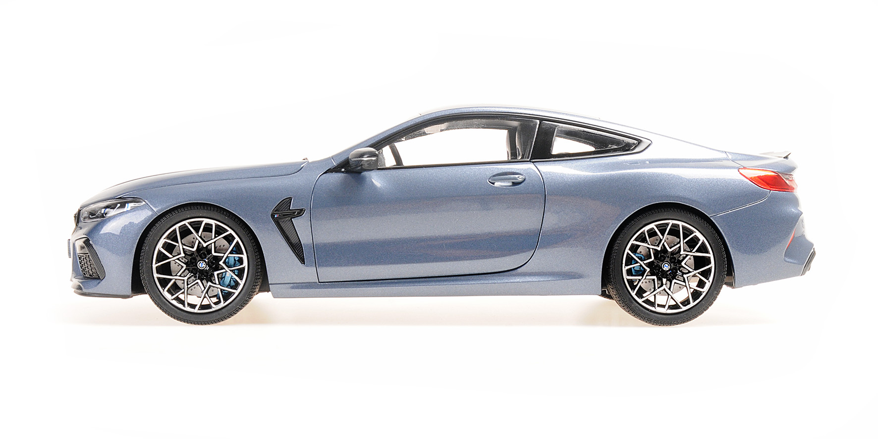 BMW M8 COUPE - BLUE METALLIC - 2020