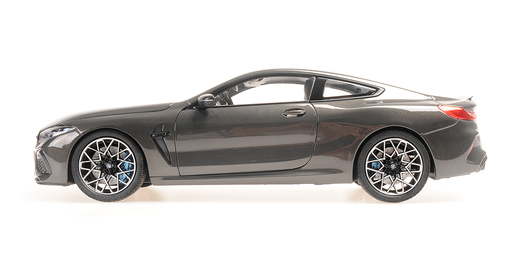 BMW M8 COUPE - GREY METALLIC - 2020
