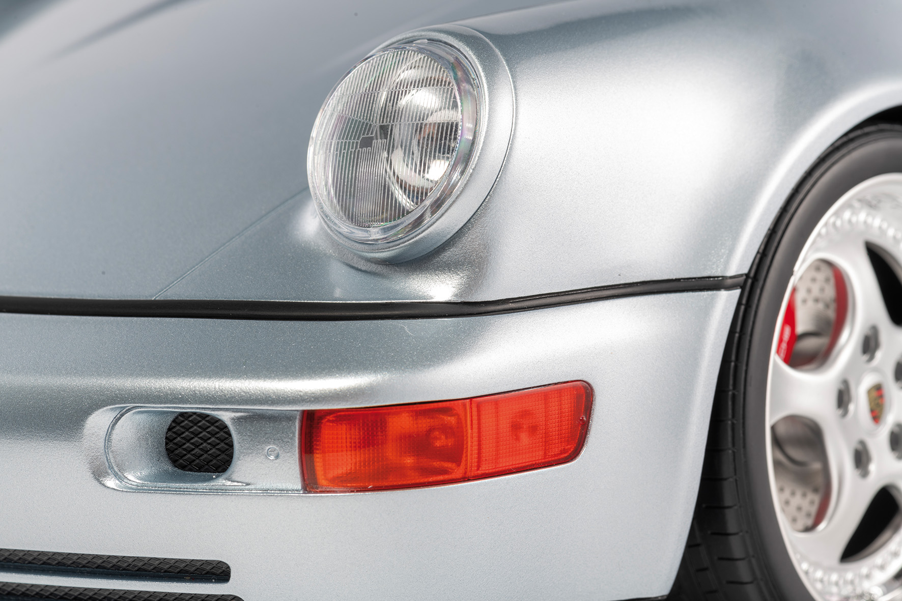 PORSCHE 911 (964) TURBO S - 1992 - POLARSILBER