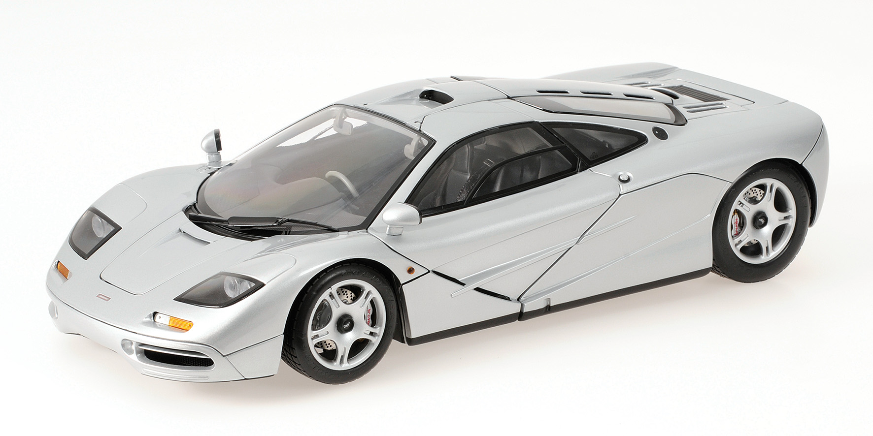 MCLAREN F1 ROADCAR - 1994 - SILVER
