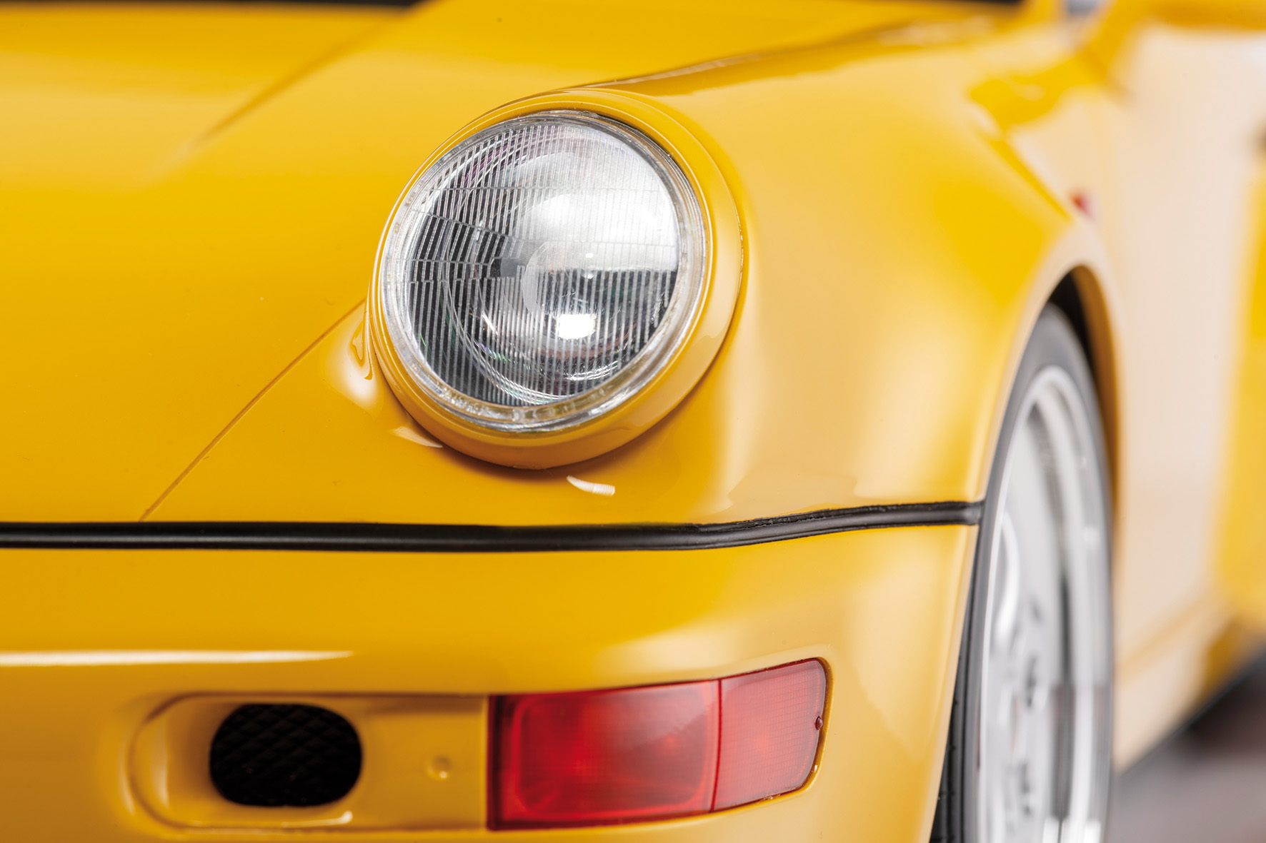 PORSCHE 911 (964) TURBO S - 1992 - SPEEDGELB