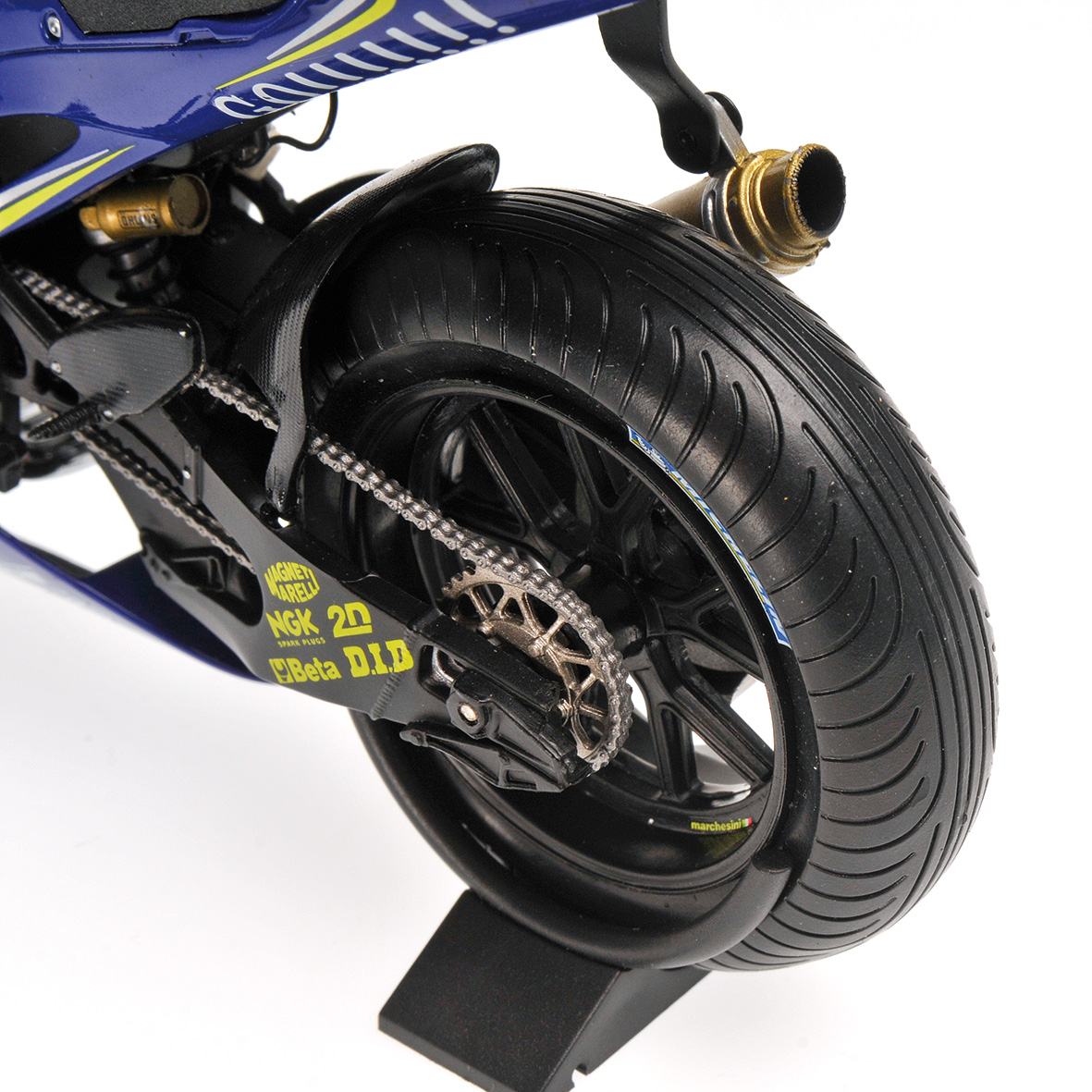 SET BIKE + FIGURINE YAMAHA YZR-M1 - VALENTINO ROSSI - MOTOGP DONINGTON 2005