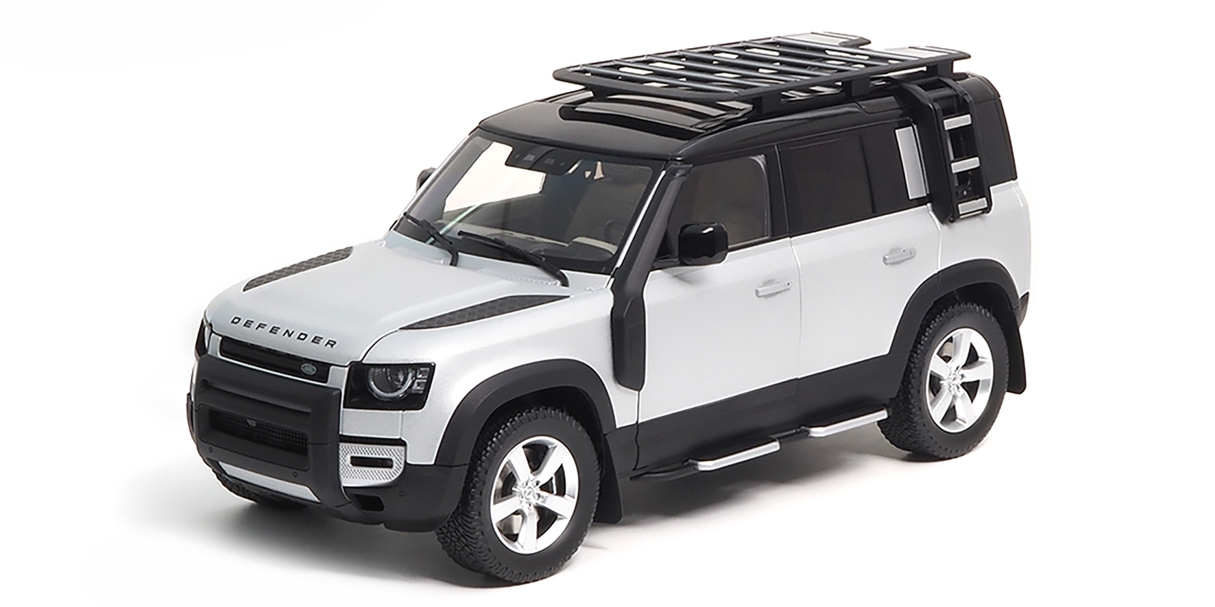 LAND ROVER DEFENDER 110 - 2020 - SATIN INDUS SILVER