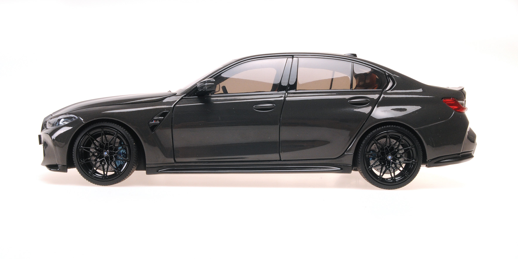 BMW M3 - 2024 - GREY METALLIC
