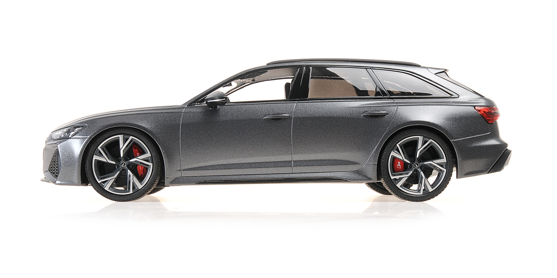 AUDI RS 6 AVANT - 2019 - MATT GREY