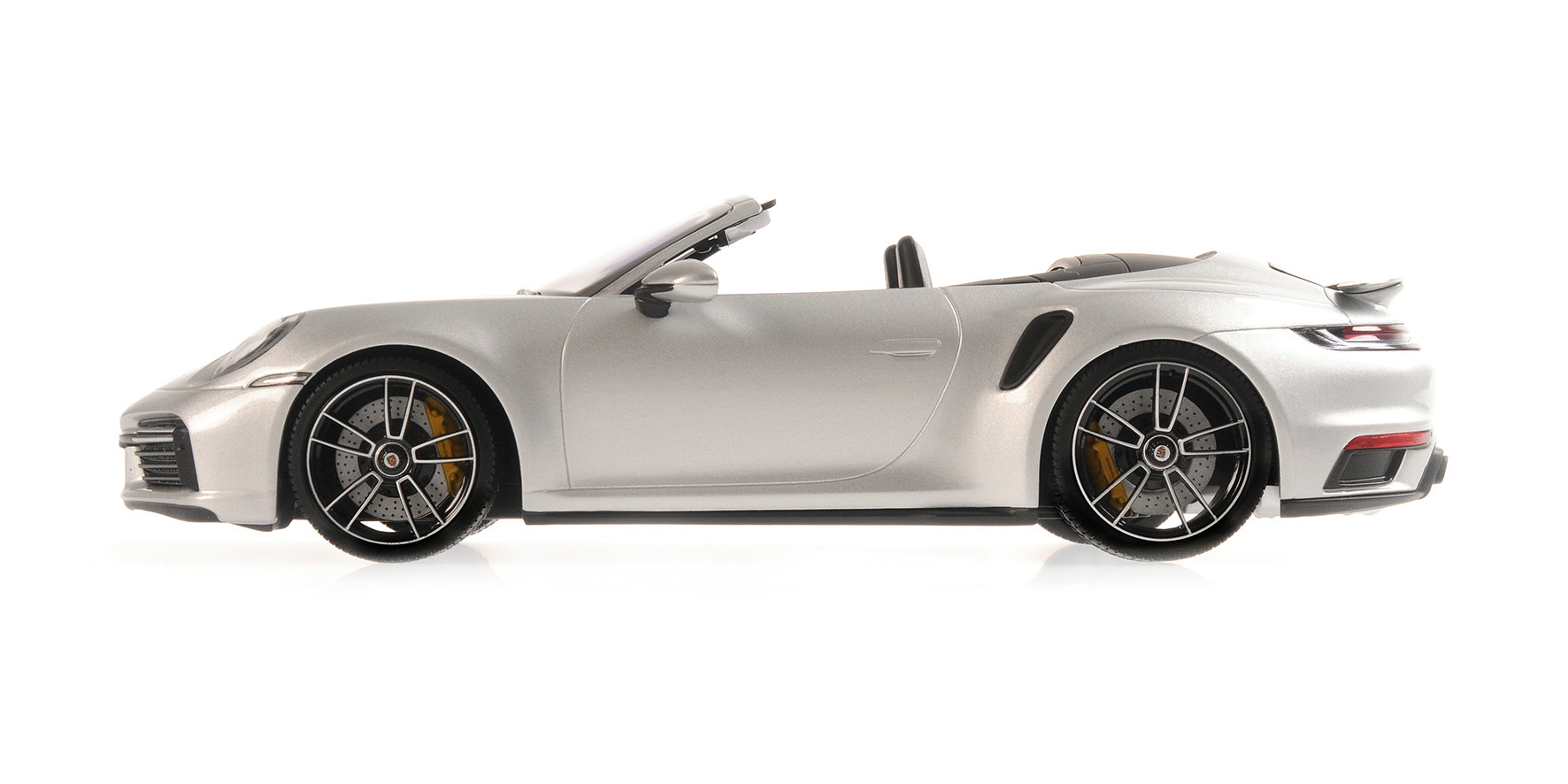 PORSCHE 911 (992)  TURBO S CABRIOLET - 2020 - SILVER