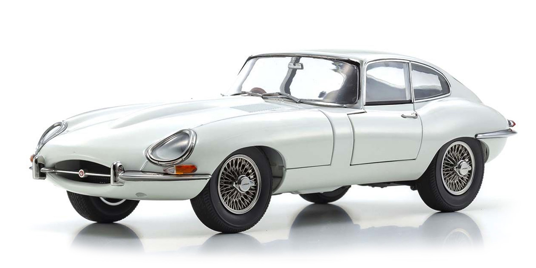 JAGUAR E TYPE (RHD) WHITE (08954W)