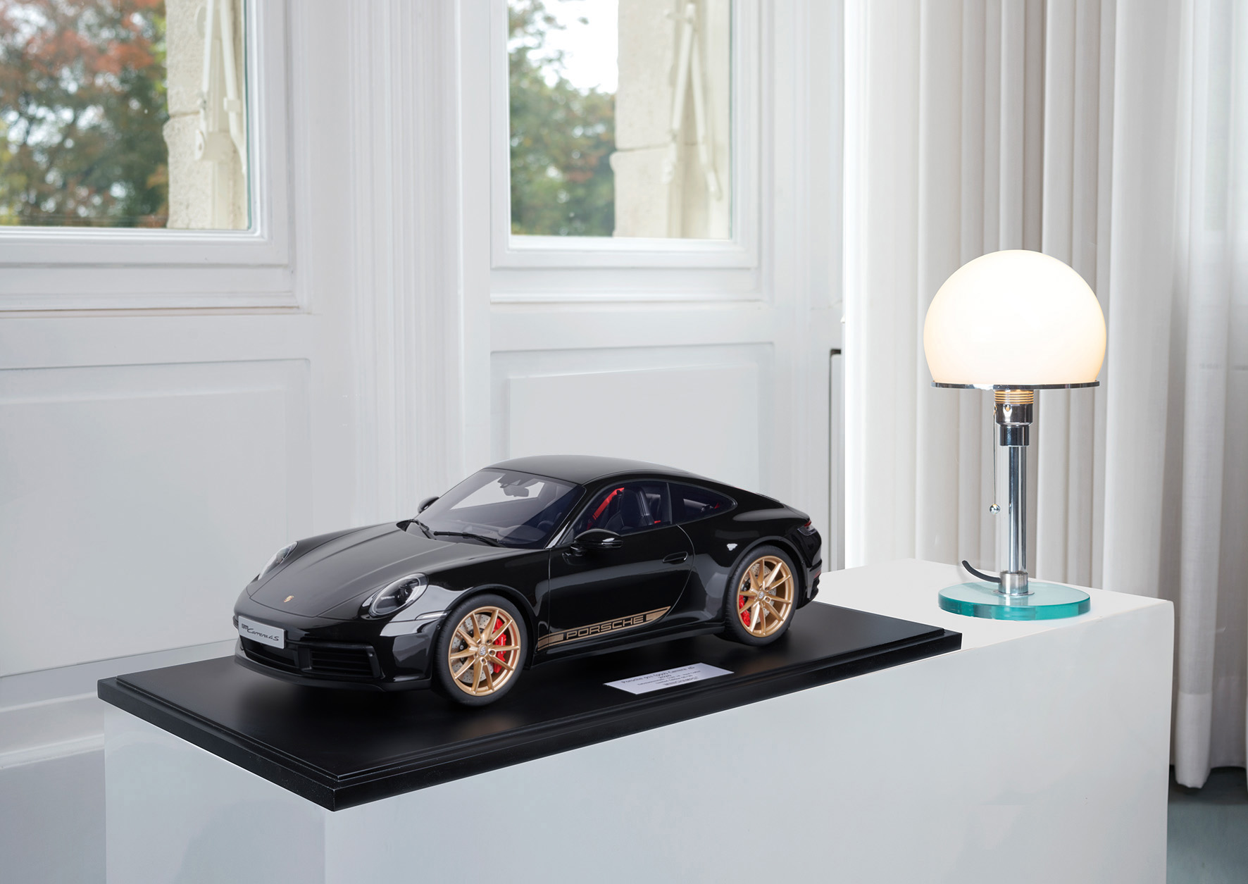 PORSCHE 911 (992) CARRERA 4S - 2020 - TIEFSCHWARZMETALLIC