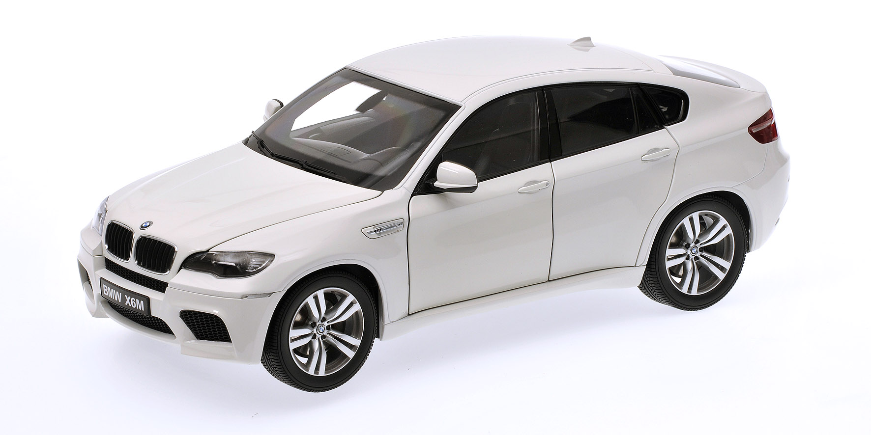 BMW X6M (E71M) - 2009 - ALPINE WHITE