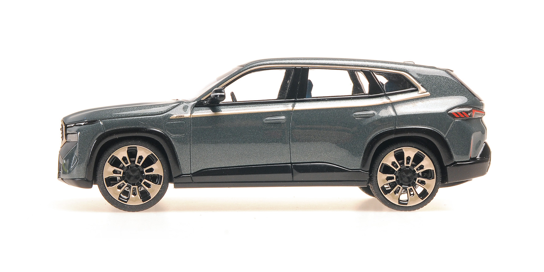 BMW XM - 2023 - GREEN METALLIC