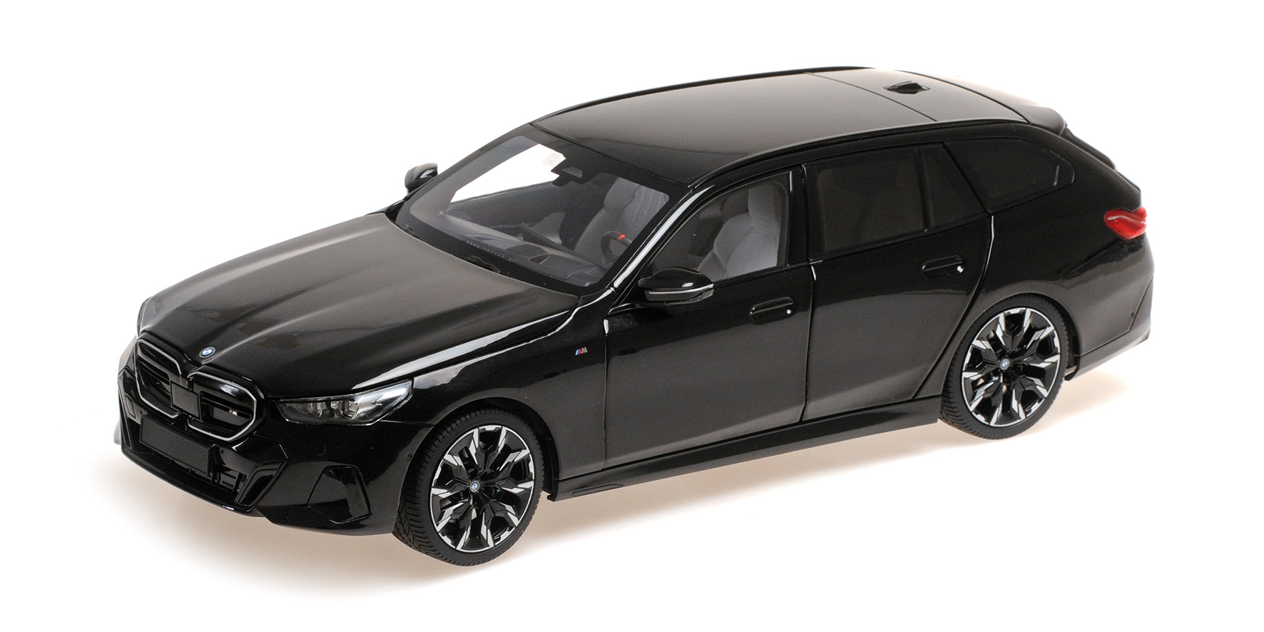 BMW i5 M60 TOURING - 2024 - BLACK METALLIC