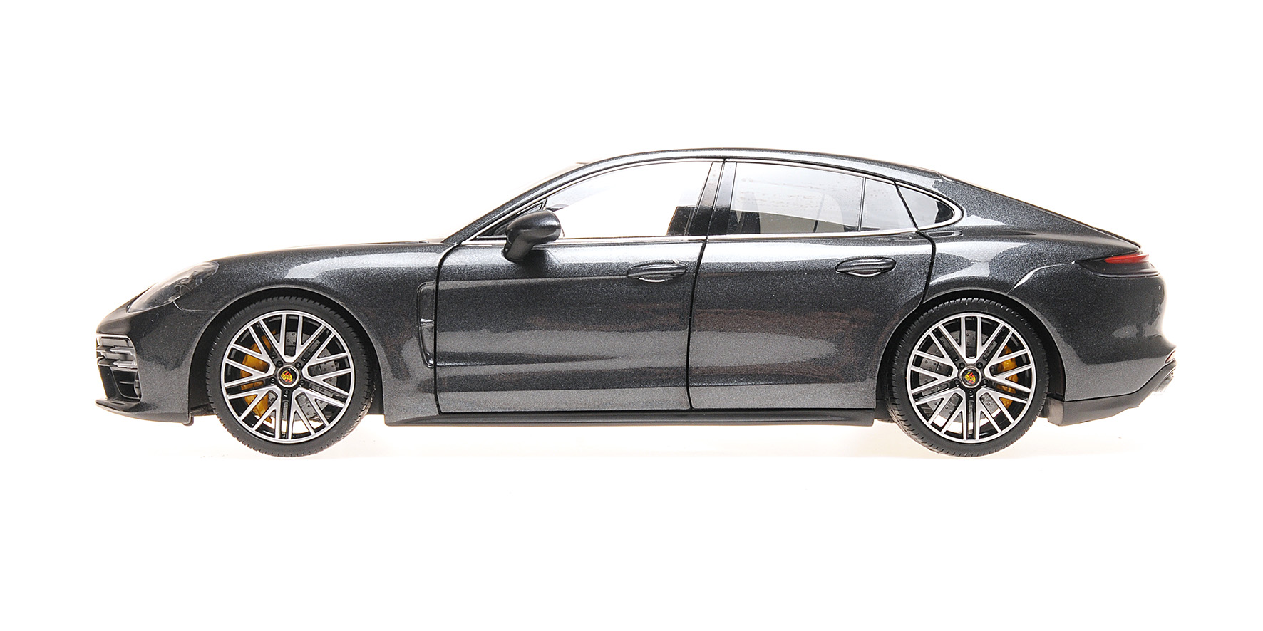 PORSCHE PANAMERA TURBO S - 2020 - GREY METALLIC