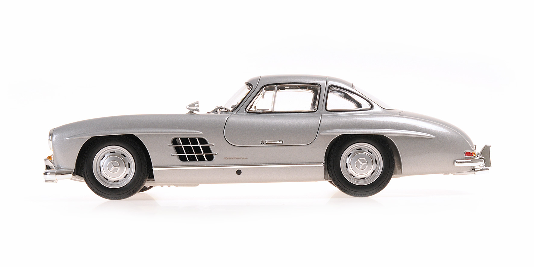 MERCEDES-BENZ 300 SL (W198 I) - 1954 - SILVER