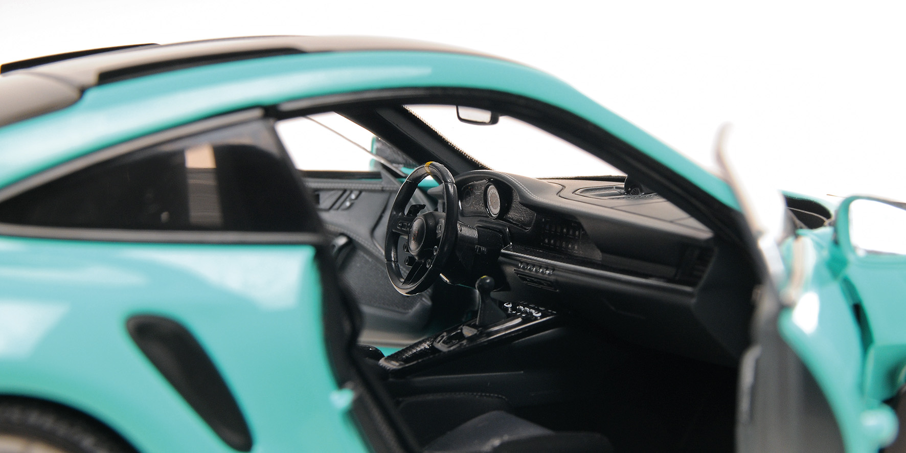 PORSCHE 911 (992) GT3RS - 2024 - GREEN W DARKSILVER WHEELS