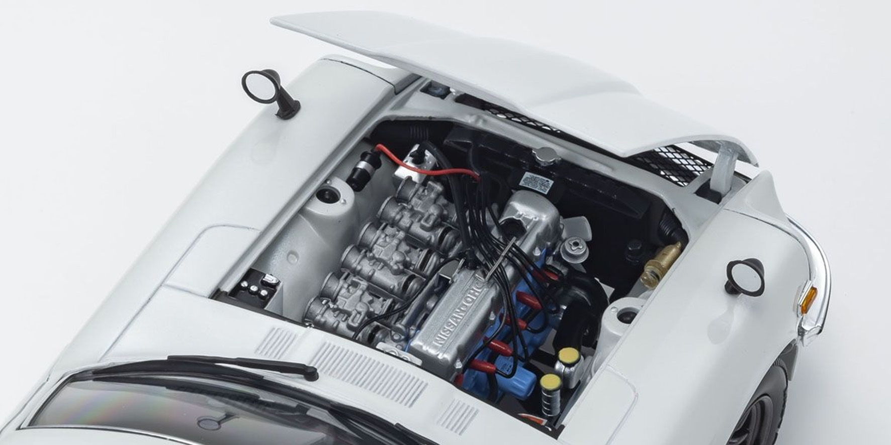 NISSAN FAIRLADY Z (S30) - WHITE PEARL (08220WP)