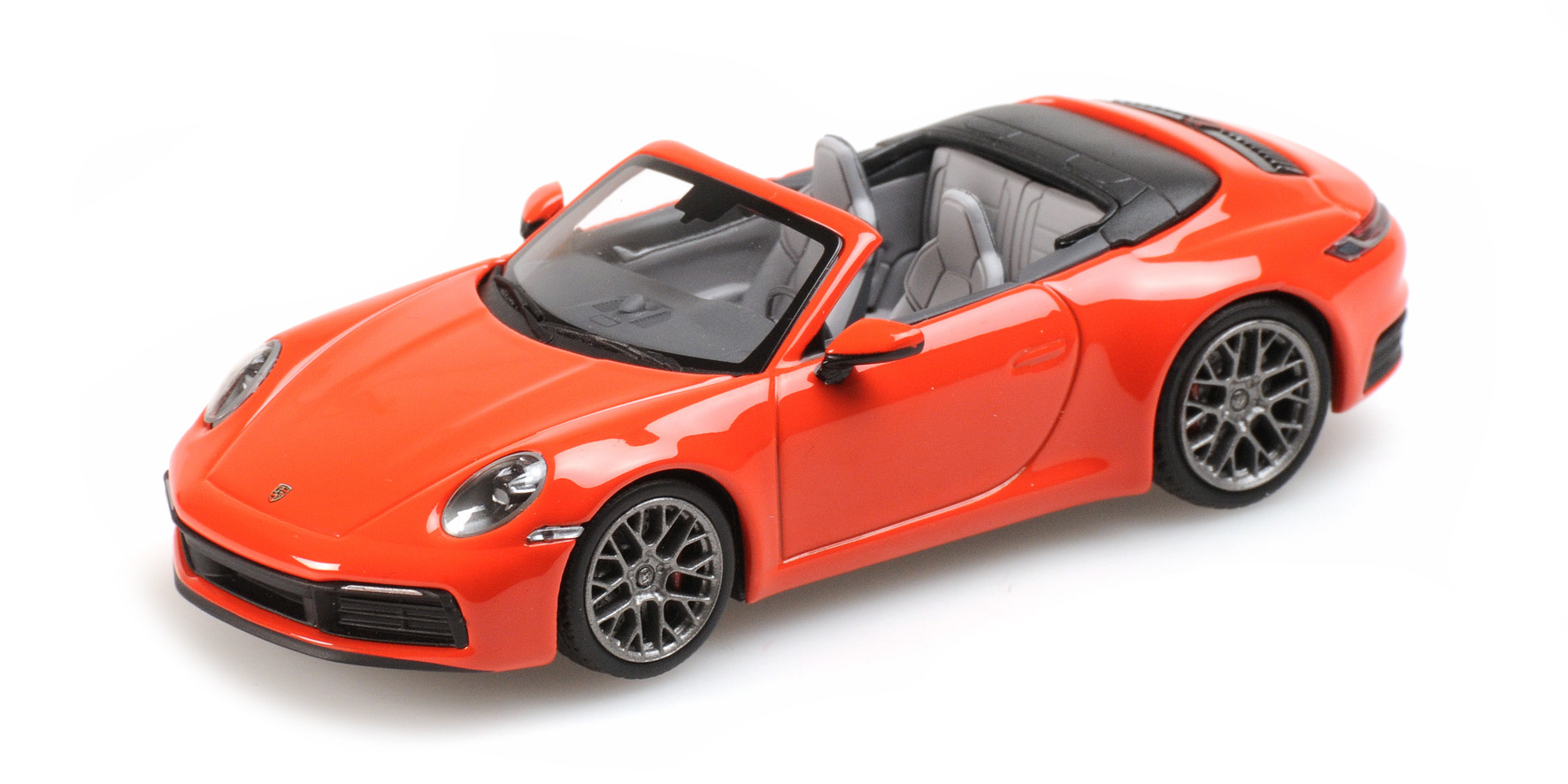 PORSCHE 911 (992) CARRERA 4S CABRIOLET - 2019 - ORANGE - EXCLUSIVE FOR MINICHAMPS.DE
