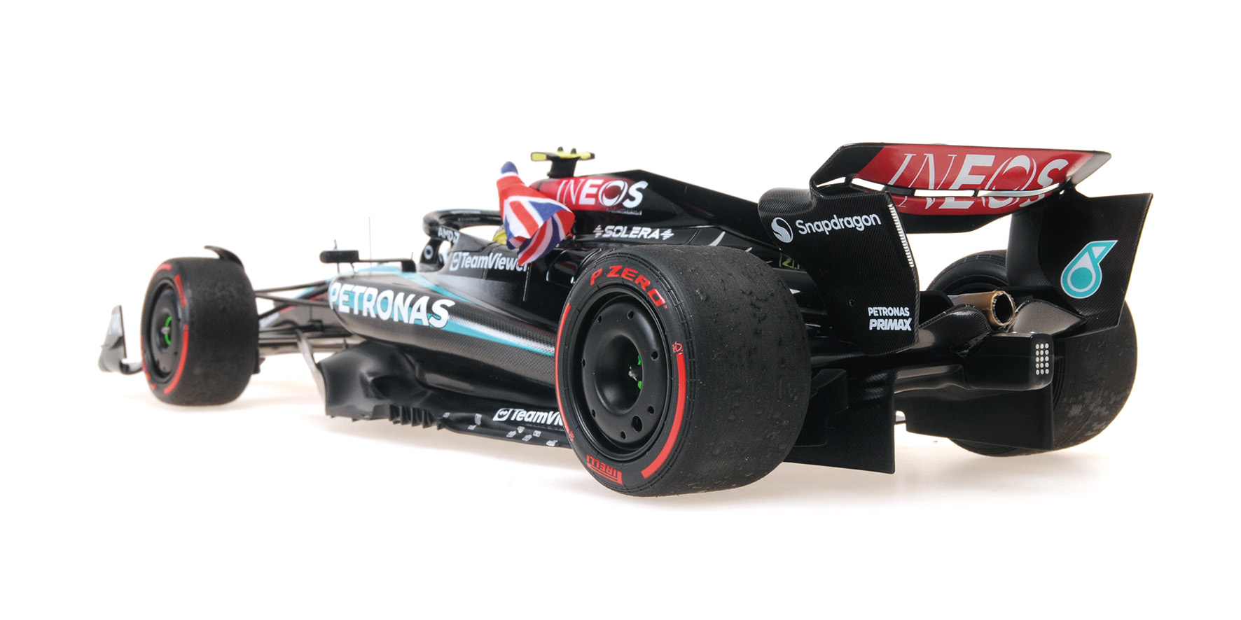MERCEDES-AMG PETRONAS F1 TEAM F1 W15 E PERFORMANCE - L. HAMILTON - WINNER BRITISH GP 2024 W/ FLAG