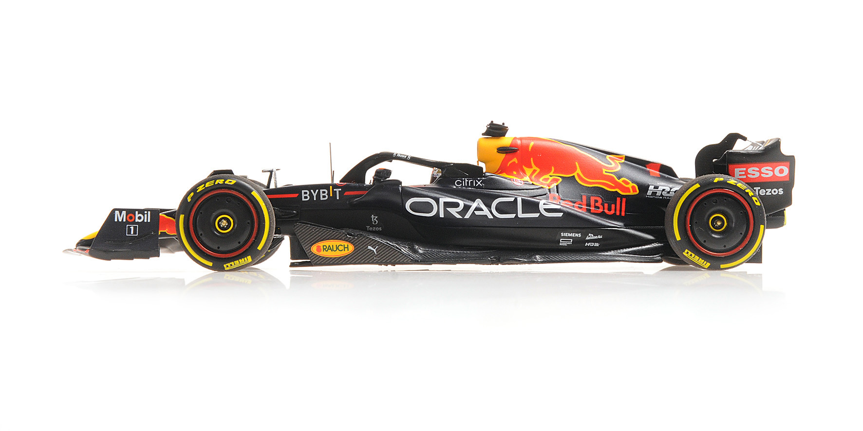 ORACLE RED BULL RACING RB18 - MAX VERSTAPPEN - WINNER SAUDI ARABIAN GP 2022