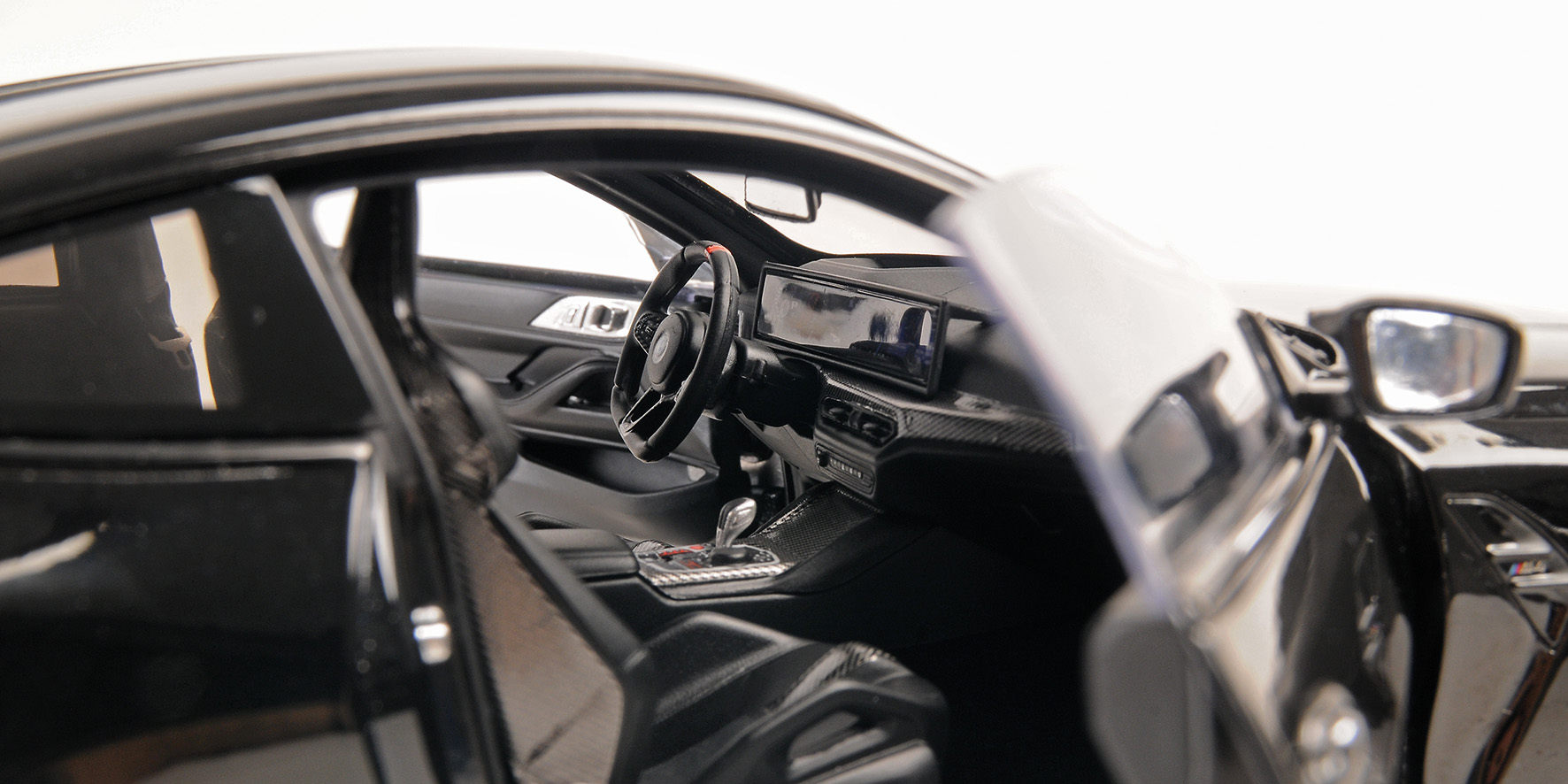 BMW M4 - 2024 - BLACK METALLIC