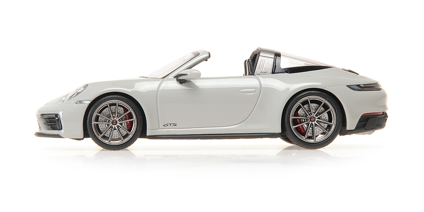 PORSCHE 911 (992) TARGA 4 GTS - 2022 - CHALK