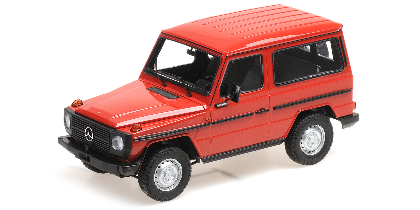 MERCEDES-BENZ G-MODEL SHORT (W460) - 1980 - RED